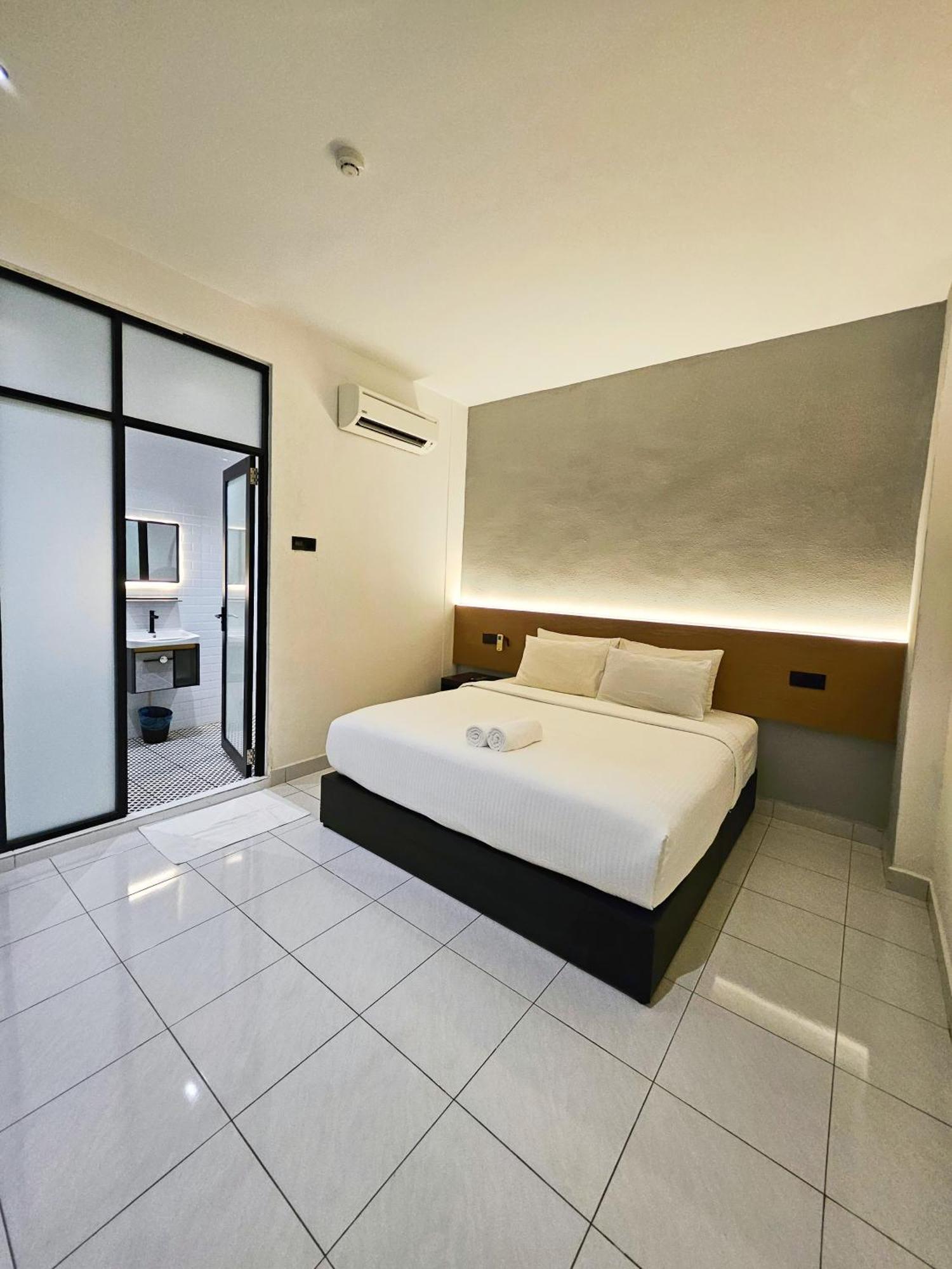 Georgetown Inn By Sky Hive Bagian luar foto