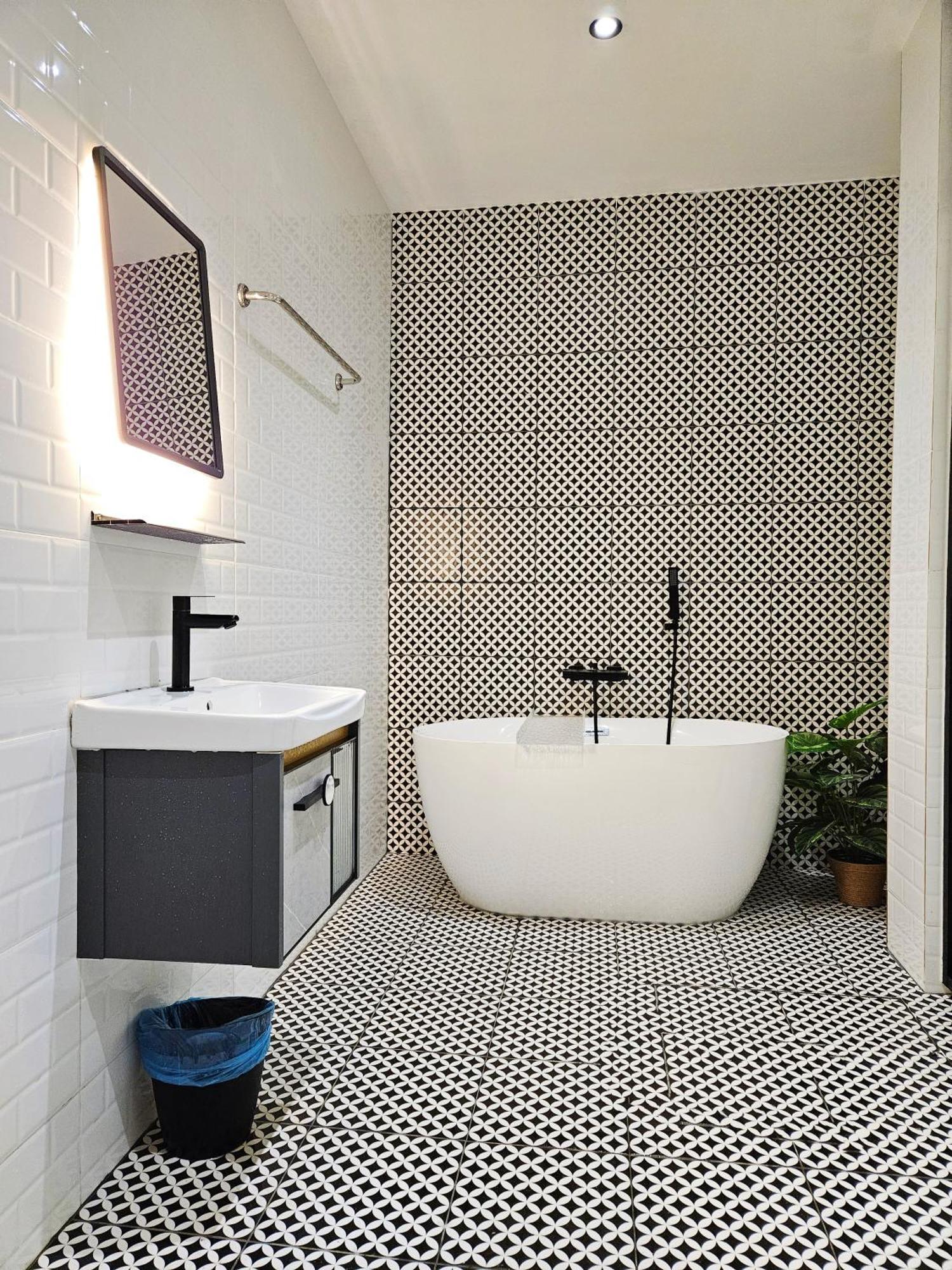 Georgetown Inn By Sky Hive Bagian luar foto
