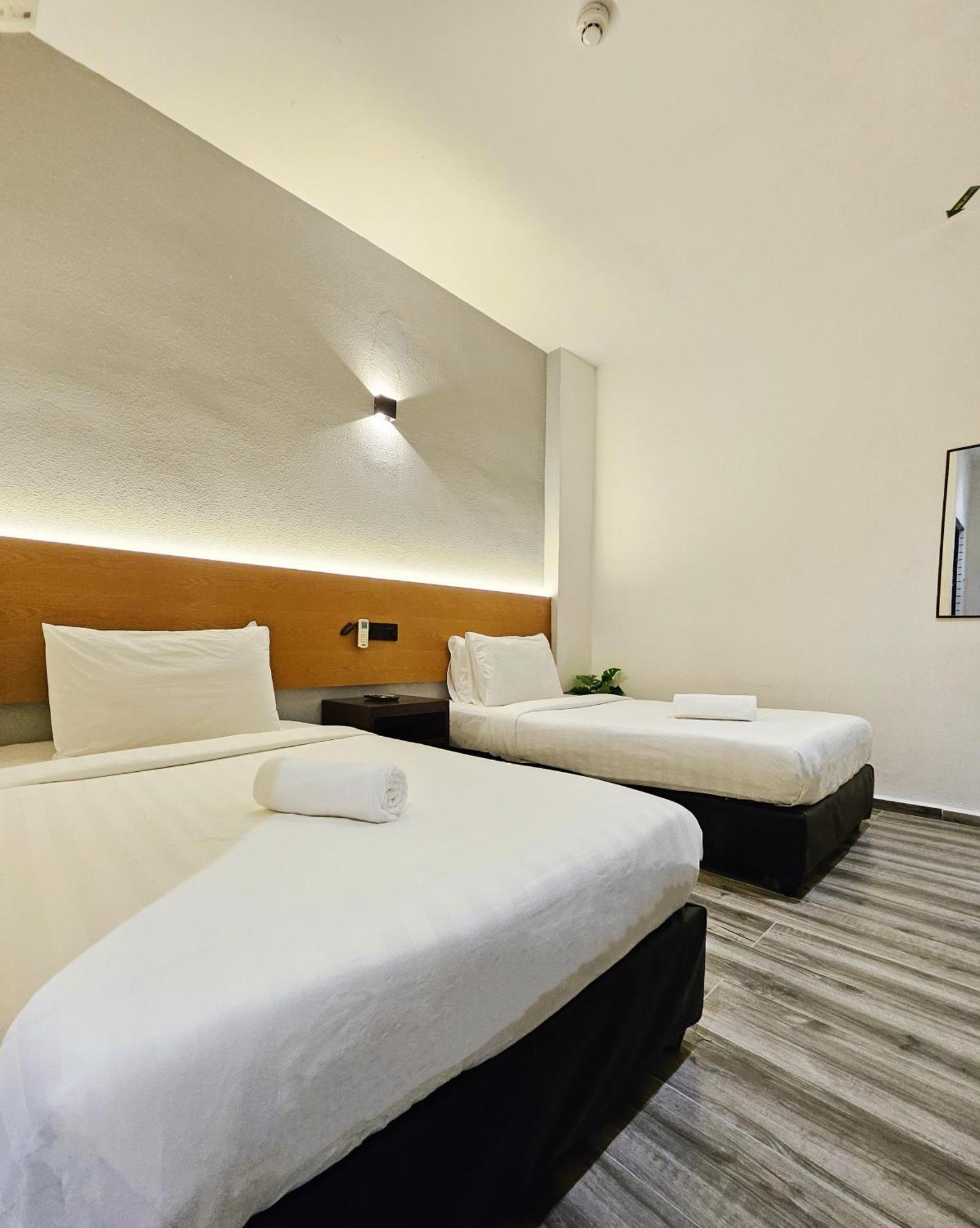 Georgetown Inn By Sky Hive Bagian luar foto