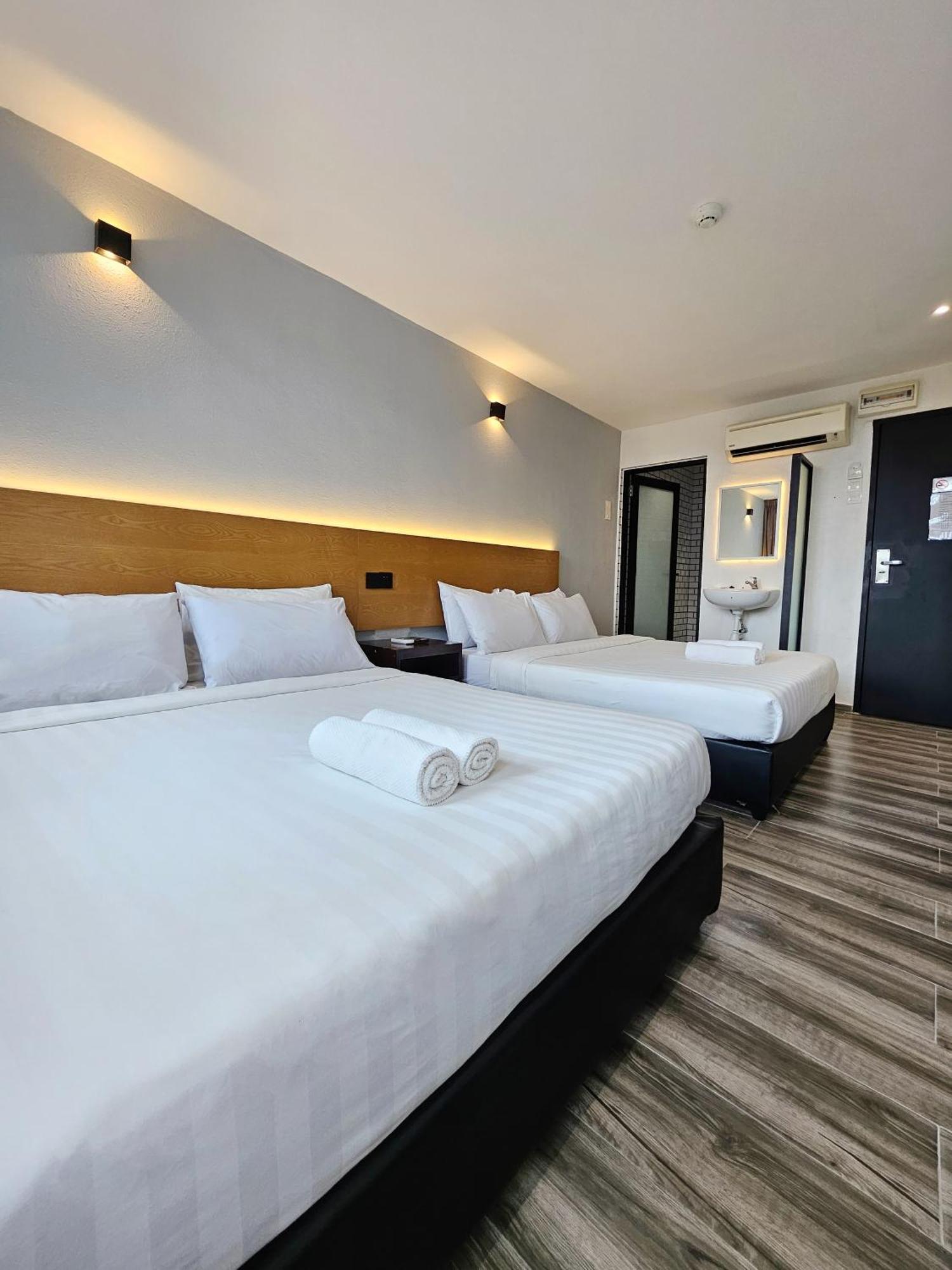Georgetown Inn By Sky Hive Bagian luar foto