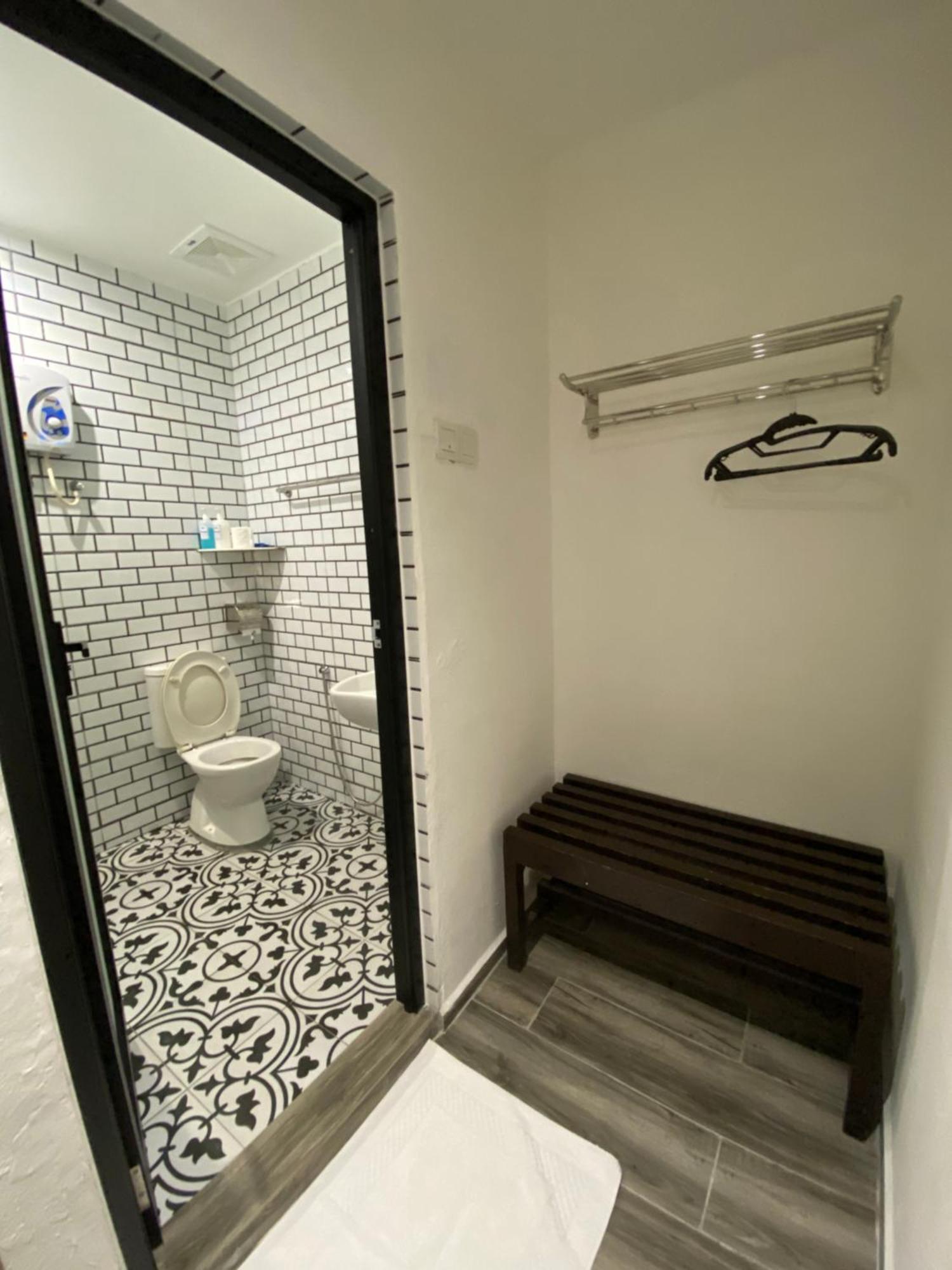 Georgetown Inn By Sky Hive Bagian luar foto