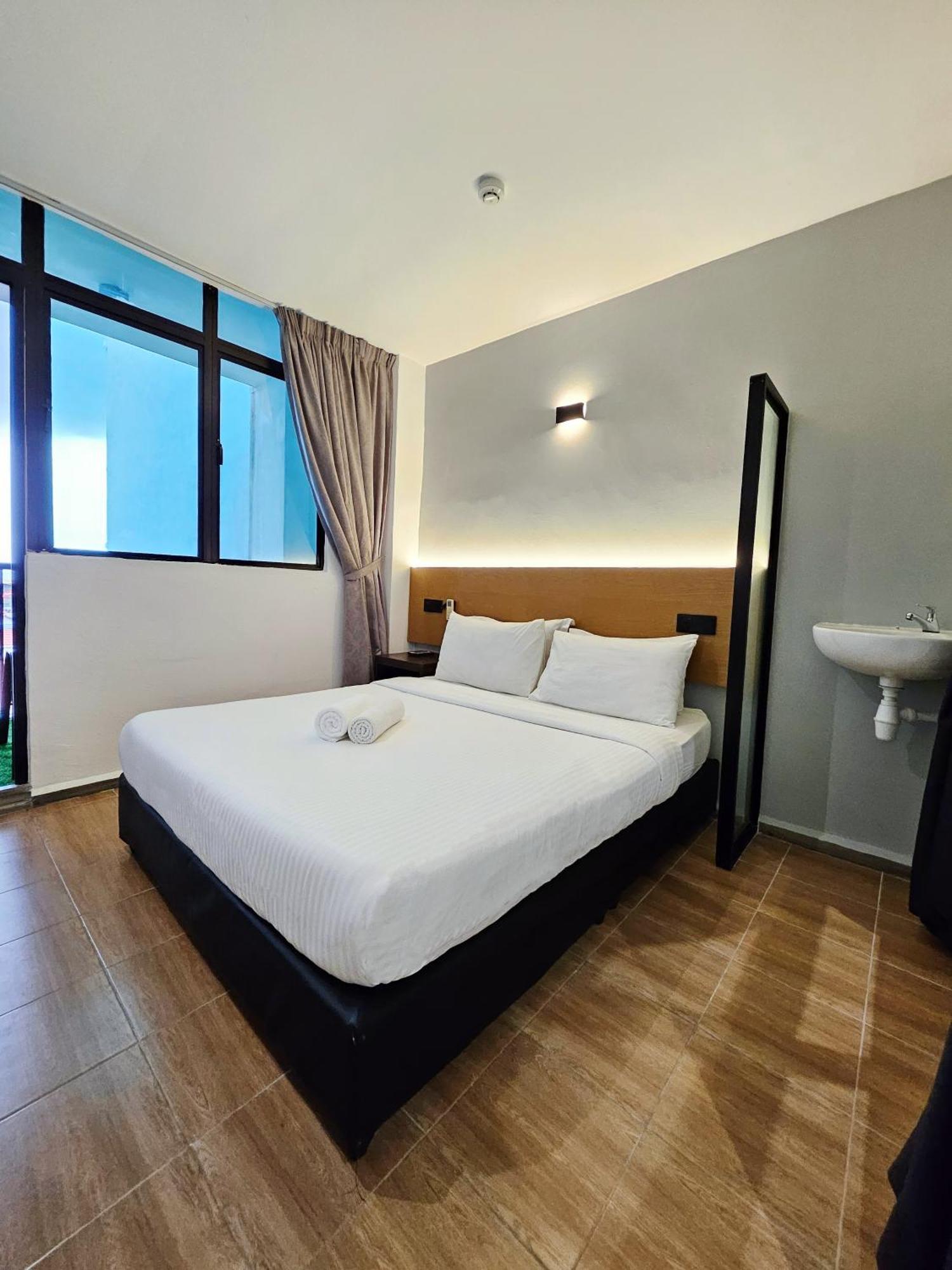 Georgetown Inn By Sky Hive Bagian luar foto